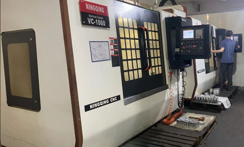 Equipment Display1